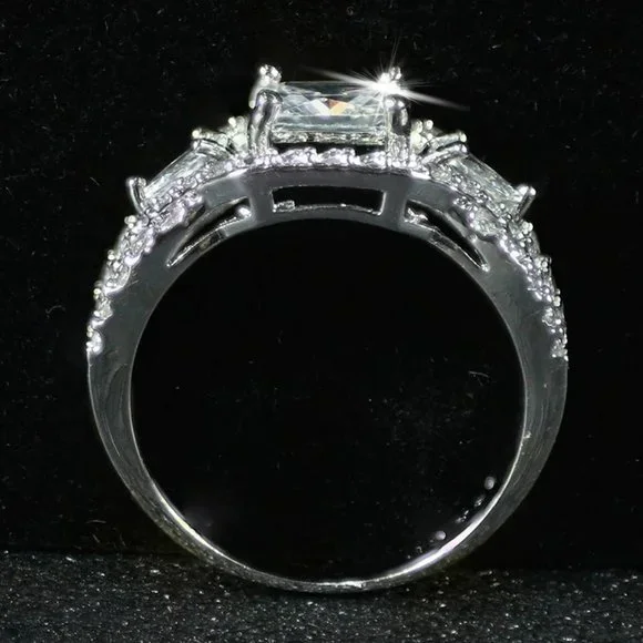 *NEW 18K White Gold Princess Cut Diamond 3PC Ring - Picture 13 of 15